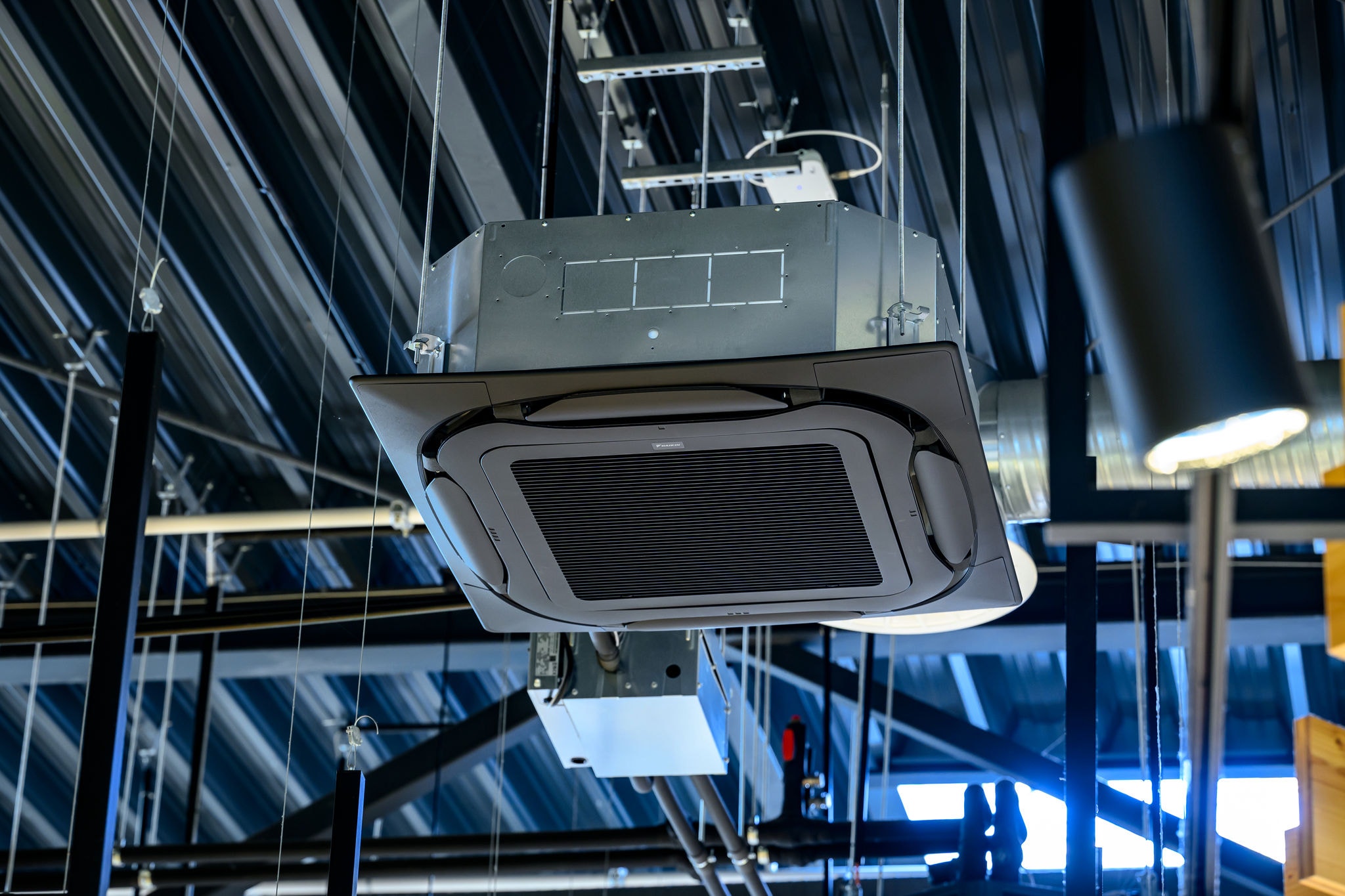 Daikin Roundflow-Kassette im Edeka Center Lüning Hövelhof, Kavakbasi